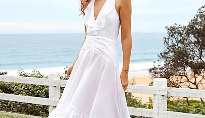 Baltos Suknelės