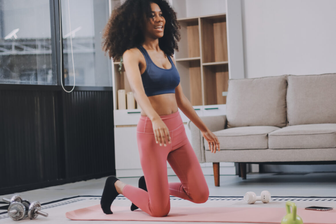 Alo prieš Lululemon: kurios tamprės yra kokybiškesnės?